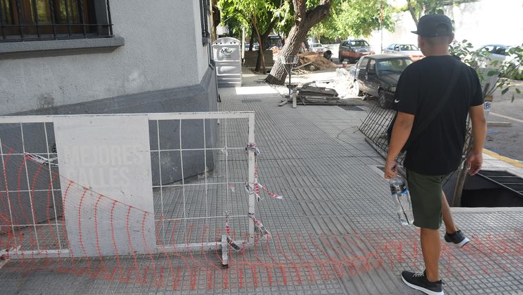 Obras en la calle Sarmiento y 25 de Mayo. Obras en la calle Sarmiento y 25 de Mayo.