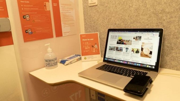 La cabinas vienen completas con gel y toallas antisépticas. Foto: TIM MCDONALD