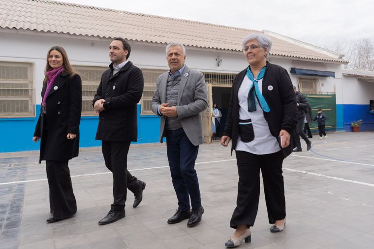 El gobernador Alfredo Cornejo y el ministro de Salud, Rodolfo Montero.