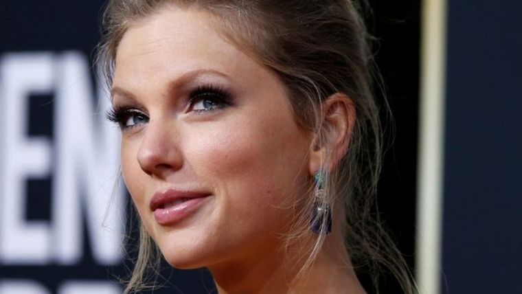 Taylor Swift calificó de profundamente sexista el comentario de la serie de Netflix. Foto: REUTERS