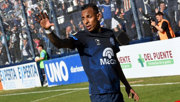 La Lepra venció a Maipú en un amistoso. Foto: ALF PONCE MERCADO / MDZ