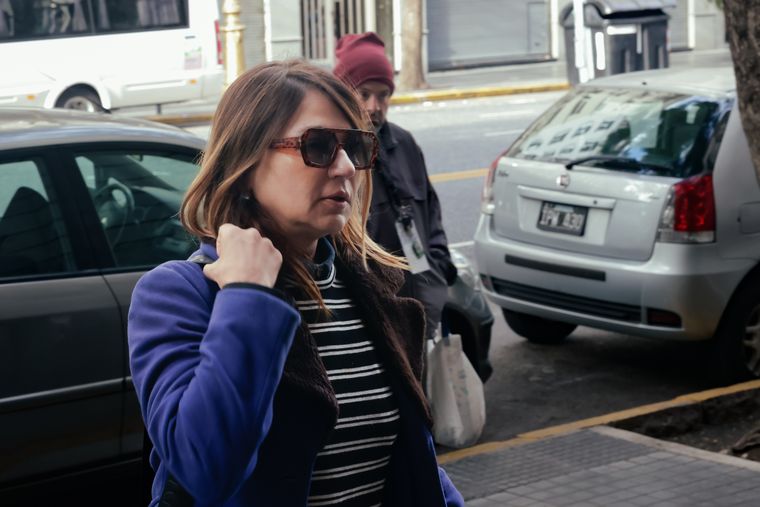 Lorena Maciel presente en el velorio de su colega. Foto: RS Fotos. Lorena Maciel presente en el velorio de su colega. Foto: RS Fotos.