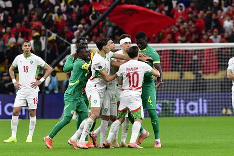 A dos meses de la escandalosa final, la CAF le sacó el título a Senegal y se lo dio a Marruecos. A dos meses de la escandalosa final, la CAF le sacó el título a Senegal y se lo dio a Marruecos.