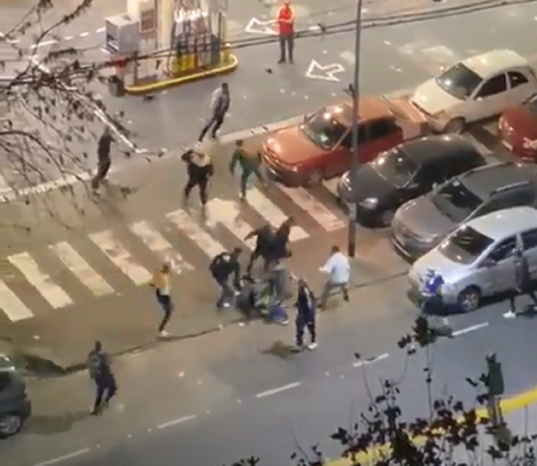 Graves incidentes tras el partido. Foto: Captura de video.