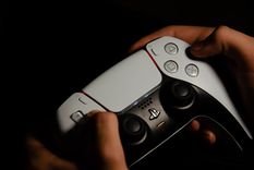 Rumores apuntan a que la futura PS6 llegaría en 2027 con potencia comparable a una RTX 5090, duplicando con creces el rendimiento gráfico de la PS5.