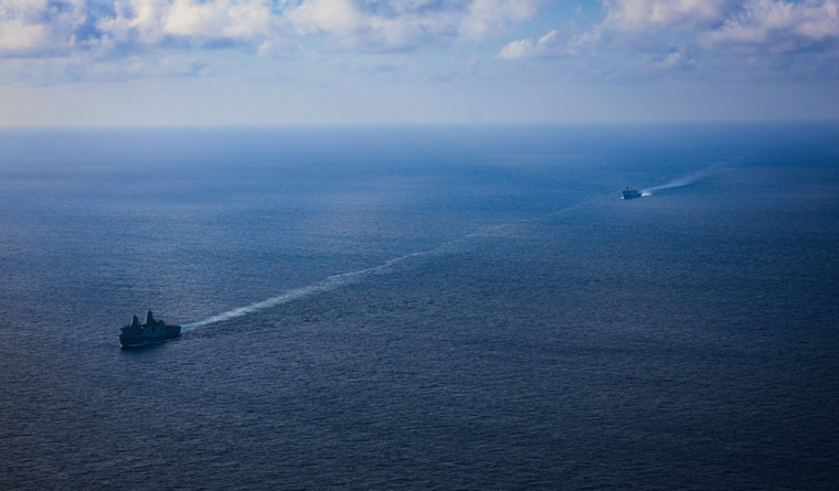 La armada de Estados Unidos difundió nuevas imágenes de los buques en el Caribe.