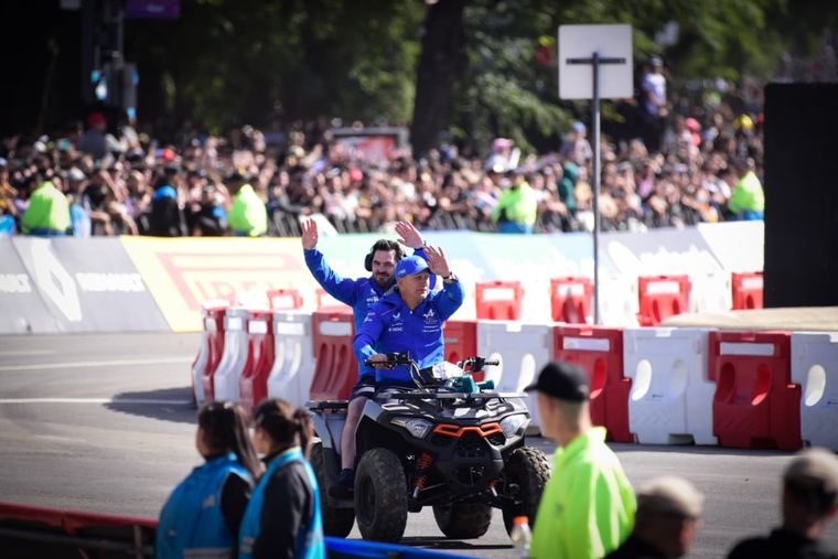 Postales del Road Show de Franco Colapinto en Palermo. Postales del Road Show de Franco Colapinto en Palermo.