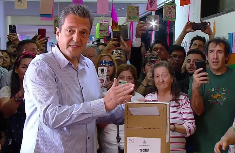 Sergio Massa votó cerca del mediodía Foto: Télam