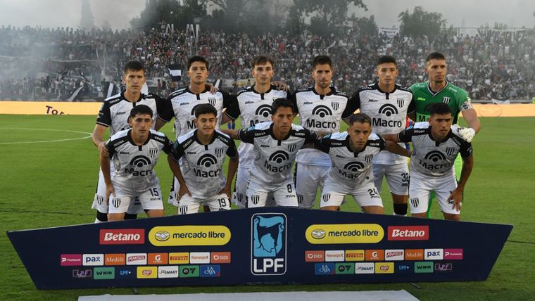 El equipo de Gimnasia y Esgrima que se presentó ante San Lorenzo en el Legrotaglie. El equipo de Gimnasia y Esgrima que se presentó ante San Lorenzo en el Legrotaglie. 