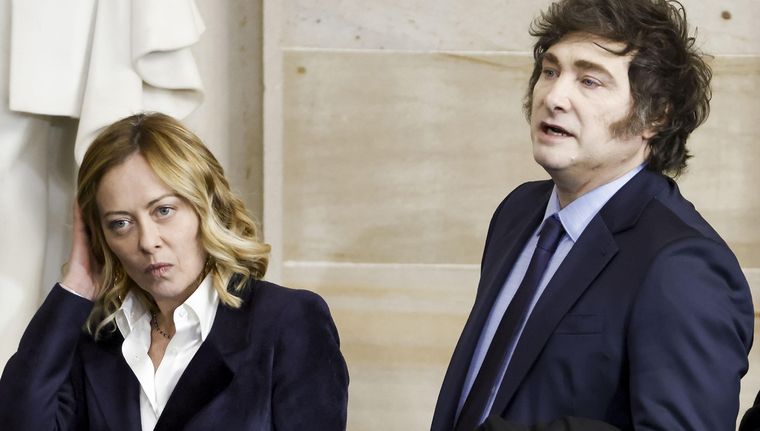 Giorgia Meloni se solidarizó con nuestro país por la tragedia de Bahía Blanca. Foto: EFE