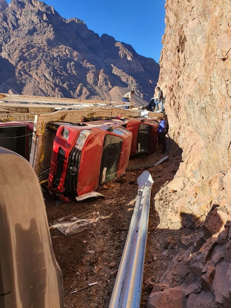 El espectacular accidente se registró en la zona de Polvaredas. Foto: Municipalidad de Las Heras