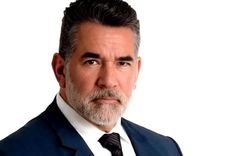 RATING. Los hilos del pasado