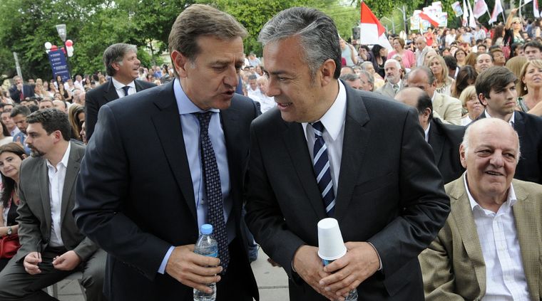 Rodolfo Suarez y Alfredo Cornejo. Imagen de archivo