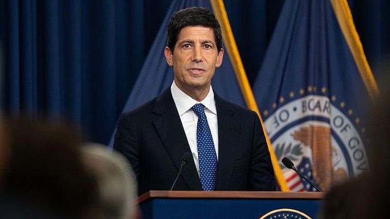 El presidente de la Fed, Kevin Warsh, afirmó que la medida se debió a que "la inflación es demasiado alta.
