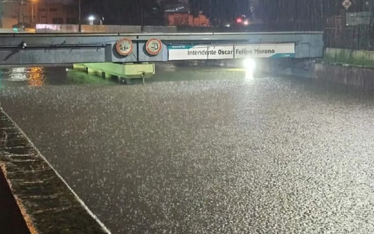 Inundación en Zárate: calles anegadas y alerta tras un diluvio histórico. Foto: X.