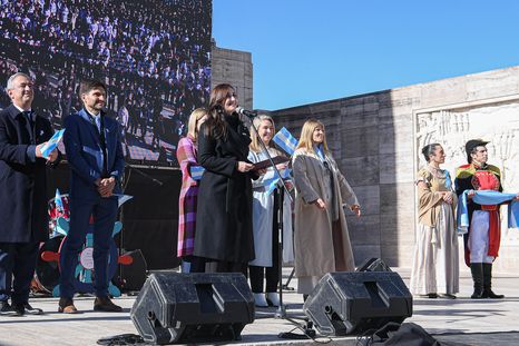 Victoria Villarruel encabezó el acto por el Día de la Bandera en Rosario en 2025 Victoria Villarruel encabezó el acto por el Día de la Bandera en Rosario en 2025