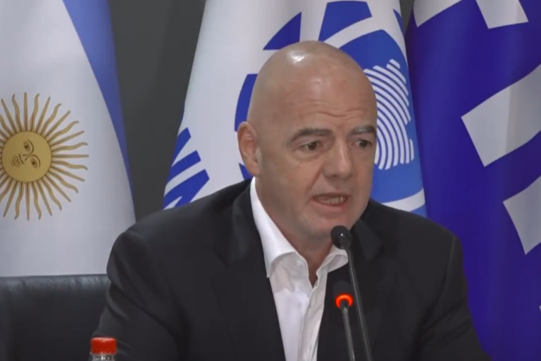 Infantino se refirió a la posibilidad de Argentina como sede del Mundial Sub 20, algo que se confirmaría de forma oficial entre el sábado y el lunes Foto: Versus Paraguay