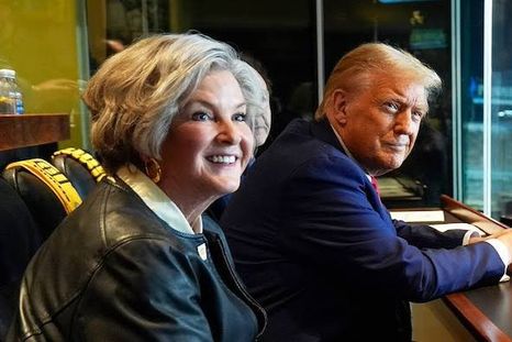 Susie Wiles se convirtió en parte del círculo interno de Donald Trump hace ya años, y sufrió el intento de una persona de hacerse pasar por ella.&nbsp;