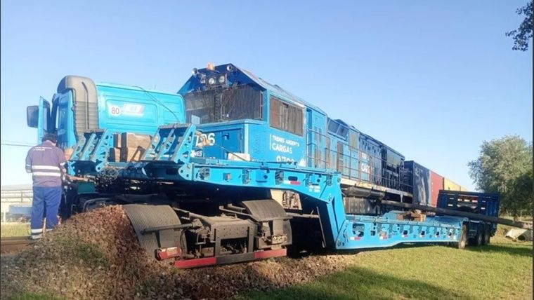 Un tren chocó a un camión este viernes en la ciudad santafesina de Maciel.