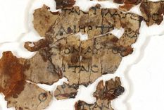 Los fragmentos fueron escritos en griego, excepto por la palabra Dios, que estaba en hebreo. Foto: ISRAEL ANTIQUITIES AUTHORITY