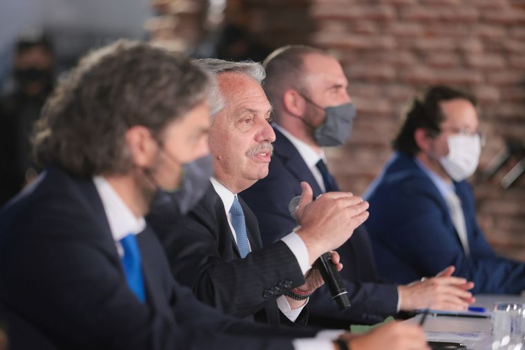 Alberto Fernández recibió al comité de expertos, el cual fue clave durante el primer año de pandemia | Imagen ilustrativa Foto: Télam