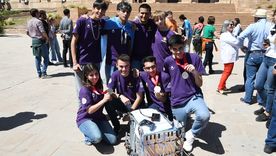 Estudiantes mendocinos representan al país en el Mundial de robótica tras ganar una competencia clave y costear el viaje con rifas. Estudiantes mendocinos representan al país en el Mundial de robótica tras ganar una competencia clave y costear el viaje con rifas.