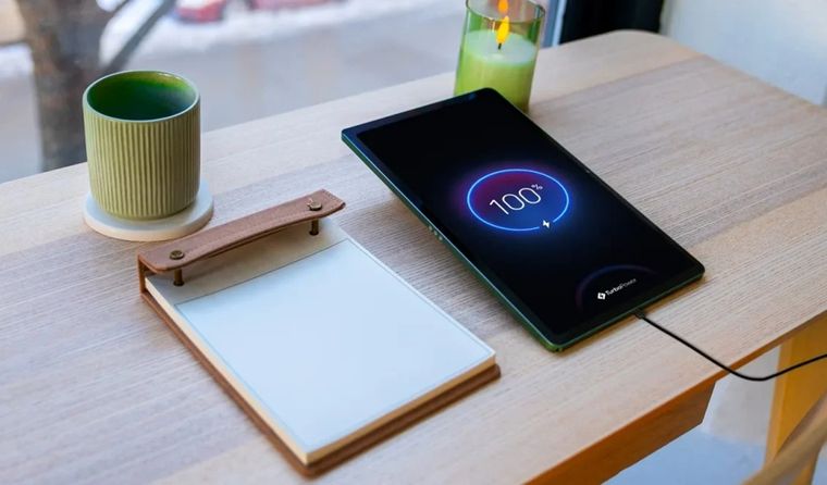 El ecosistema inteligente de Motorola facilita la conexión simultánea entre pantallas. El ecosistema inteligente de Motorola facilita la conexión simultánea entre pantallas.