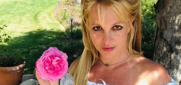 Volvió la moda del 2000 y Britney Spears sabe cómo lucir los mejores outfits. Foto: Instagram: britneyspears