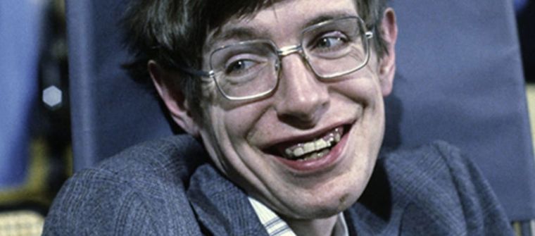 Como autor de libros divulgativos sobre ciencia, Stephen Hawking alcanzó enormes éxitos de ventas. Foto: Biography - biography.com