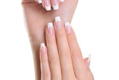 El truco definitivo para quitarte las uñas de gel en casa Te dejamos un truco para que te saques las uñas de gel en casa. Foto: Freepik