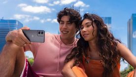 Cámara principal de 50 MP con Night Vision y batería de 5000 mAh: fotos listas para redes y hasta dos días de uso. Cámara principal de 50 MP con Night Vision y batería de 5000 mAh: fotos listas para redes y hasta dos días de uso.