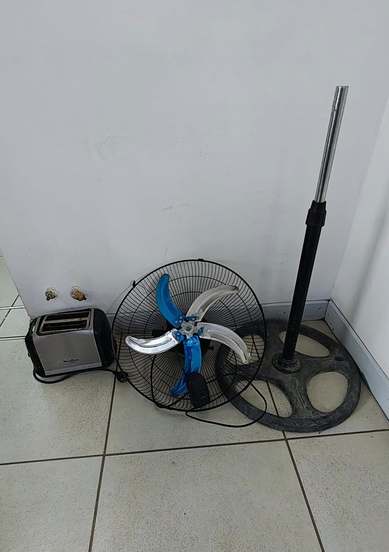 La tostadora y el ventilador recuperados. La tostadora y el ventilador recuperados.