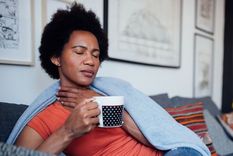 Si empiezas a sentir síntomas de covid-19, es prudente hacerte la prueba. Foto: GETTY IMAGES