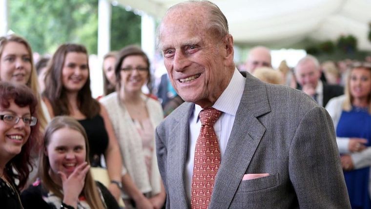 Felipe de Edimburgo, The Crown, Reina isabel