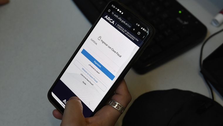 Cumplir con estas normativas es esencial para evitar sanciones y mantener la estabilidad financiera dentro del régimen Foto: ALF PONCE MERCADO / MDZ