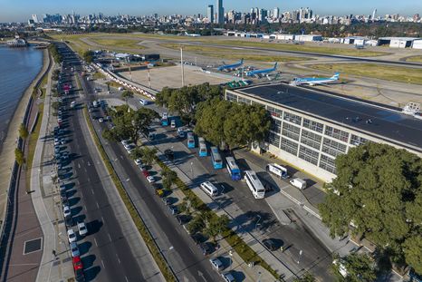 El Aeroparque Jorge Newbery (AEP). El Aeroparque Jorge Newbery (AEP).