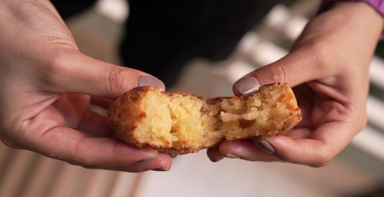 Existen más de 70 variantes de la receta de chipa en Sudamérica, con diferentes formas y rellenos. Existen más de 70 variantes de la receta de chipa en Sudamérica, con diferentes formas y rellenos.