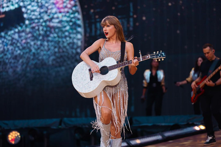 Sin embargo este viernes el show cancela de Taylor Swift y se pasa al día domingo 12 por la tormenta.