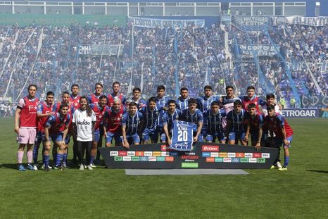 Godoy Cruz está transitando una temporada para el olvido, pero tiene por delante un mes clave.