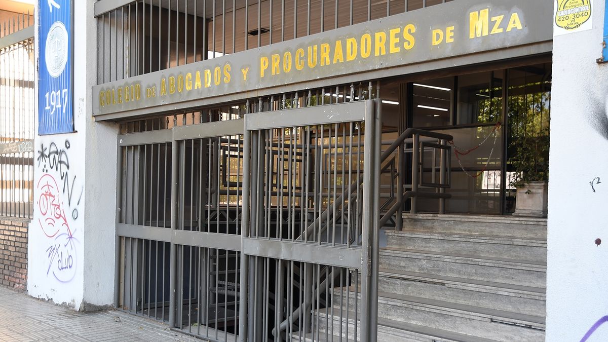 Una elección de abogados (y algo más)