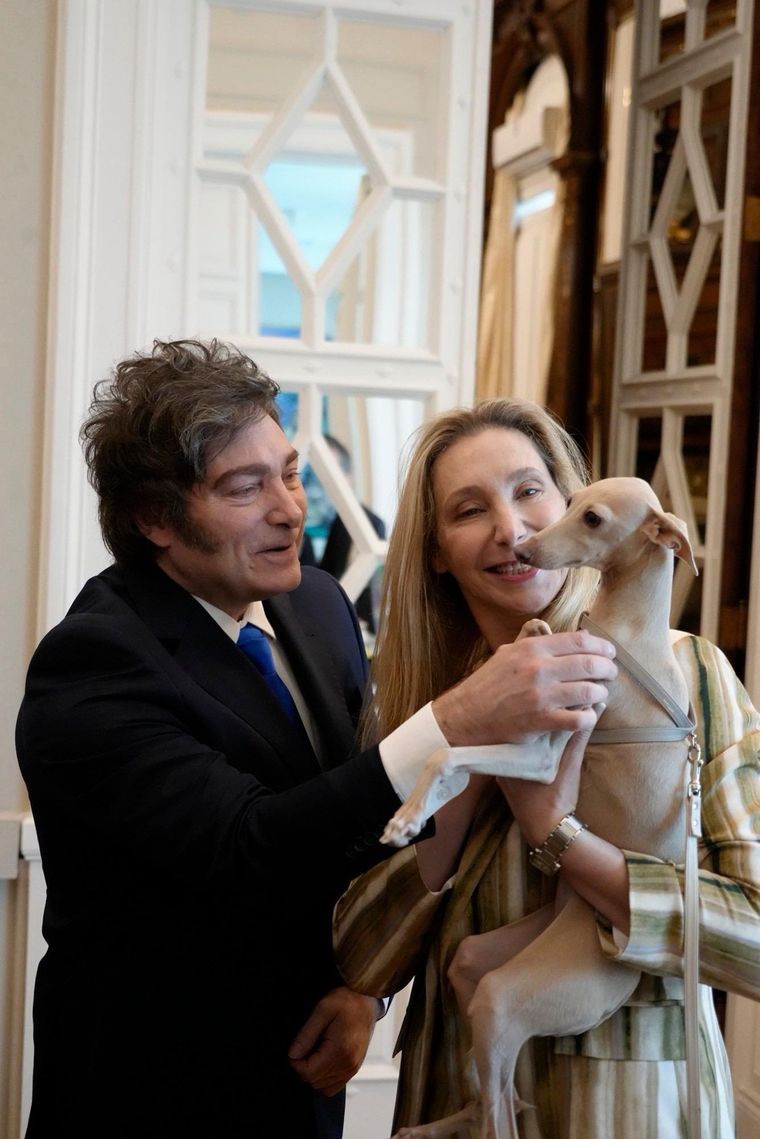 Andrea Bocelli con Javier Milei 24