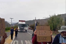 Intensas protestas del lado chileno imposibilitan el tránsito Foto: Captura