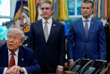 Trump instó a los países que no habían prestado ayuda en el conflicto a que encuentren "un poco de valor tardío". Trump instó a los países que no habían prestado ayuda en el conflicto a que encuentren "un poco de valor tardío".