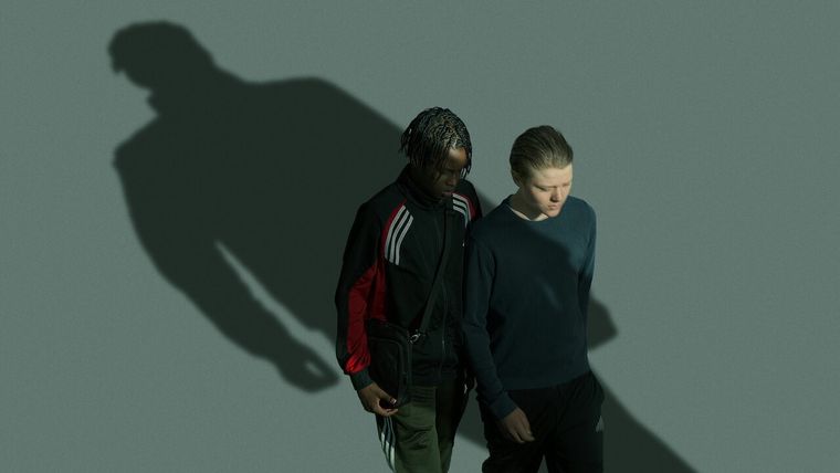 La desgarradora miniserie sueca ideal para ver esta semana en Netflix Se trata de una serie que muestra el mundo oscuro del crimen adolescente. Foto: Netflix