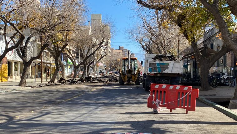 Ciudad comenzó las obras en calle Sarmiento. 