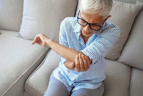 Cuidar el peso corporal resulta clave, ya que reduce la carga sobre articulaciones como las rodillas. Cuidar el peso corporal resulta clave, ya que reduce la carga sobre articulaciones como las rodillas.