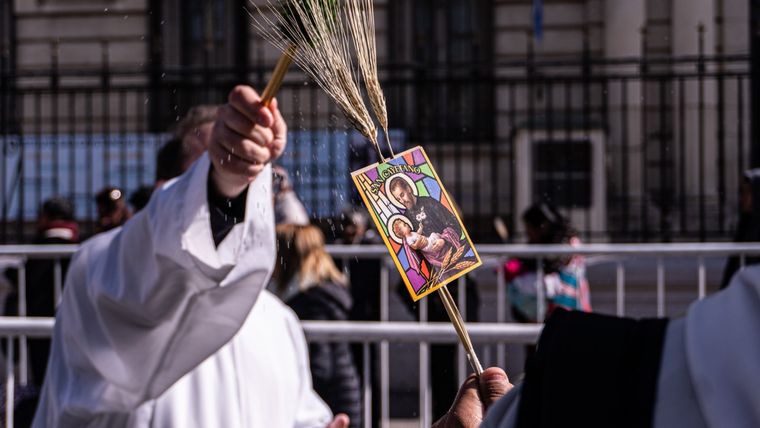 San Cayetano congrega a miles de personas cada año en sus principales santuarios. Foto: Analía Melnik/MDZ