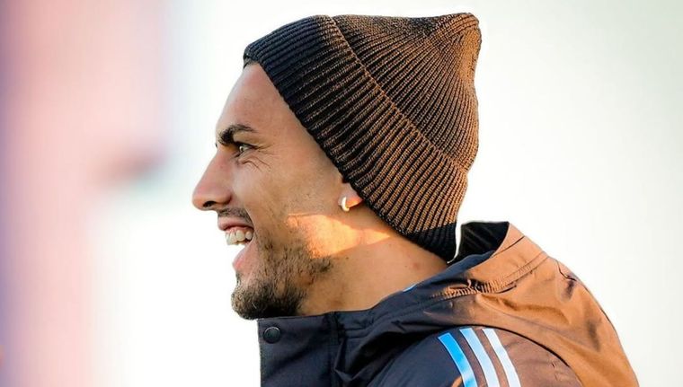 Leandro Paredes juega con la Selección argentina ante Venezuela y podría volver antes a Boca.