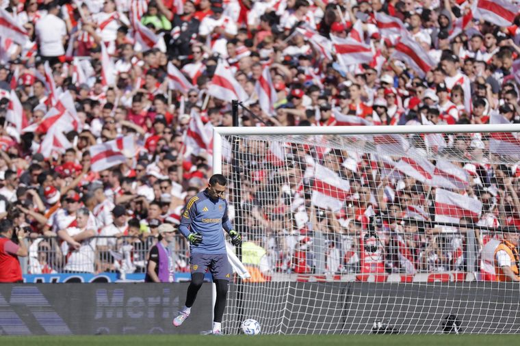 Agustín Marchesín y una polémica frase sobre el partido entre el Bayern y Benfica. Foto: EFE