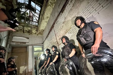 El proyecto de propiedad privada del Gobierno apunta a facilitar las acciones de desalojo en inmuebles ocupados ilegalmente, entre otros puntos. El proyecto de propiedad privada del Gobierno apunta a facilitar las acciones de desalojo en inmuebles ocupados ilegalmente, entre otros puntos.